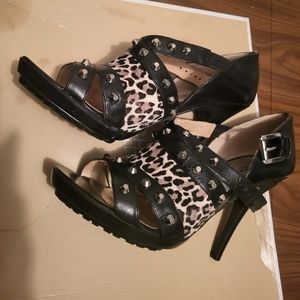 Michael kors hills 8.5 US